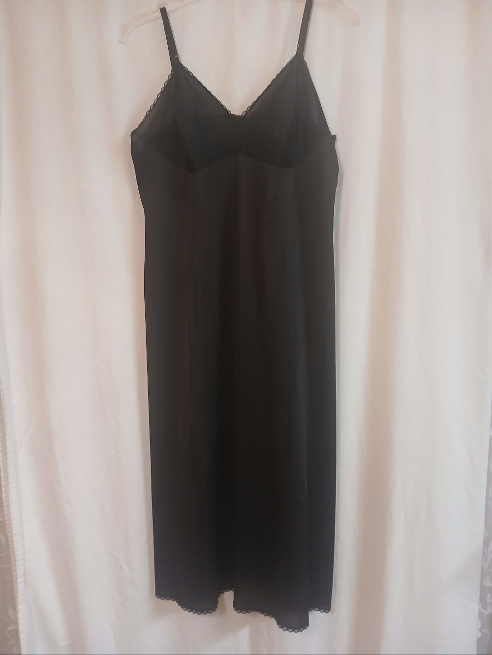 NWOT Vintage Vanity Fair full-length black slip, size 38 BF w/adjustable straps